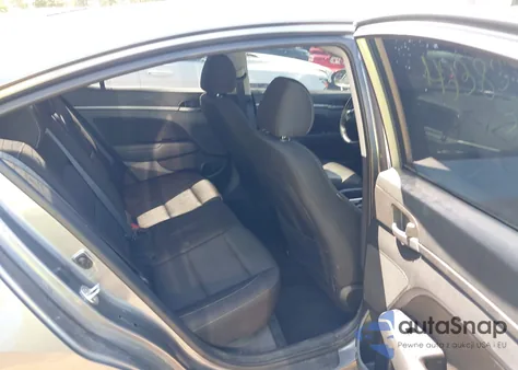 2018 Hyundai Elantra Value Edition z USA, uszkodzony, nr VIN 5NPD84LF9JH319256